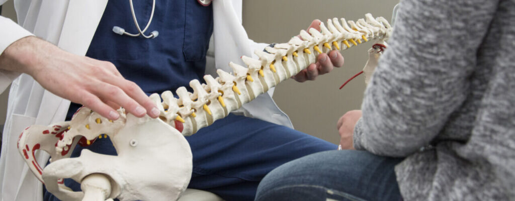 What is the Difference Between Physical Therapy and Chiropractic Care?